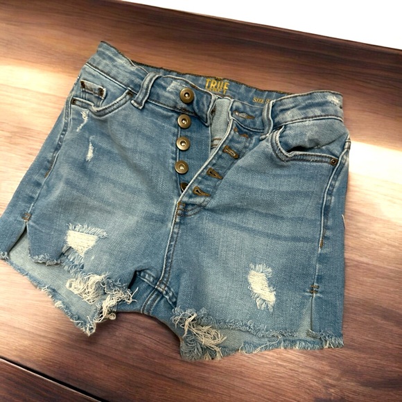 True Craft Multi Button Light Distressed Denim Blue Jean Shorts Women’s size 3 - Picture 7 of 9